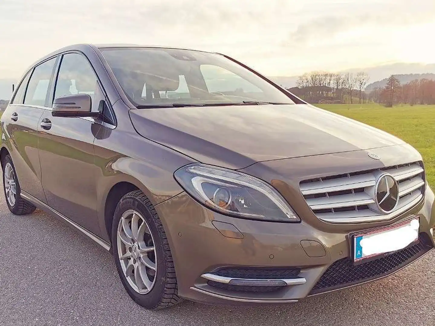 Mercedes-Benz B 200 B 200 CDI BlueEfficiency DPF Aut. Braun - 2