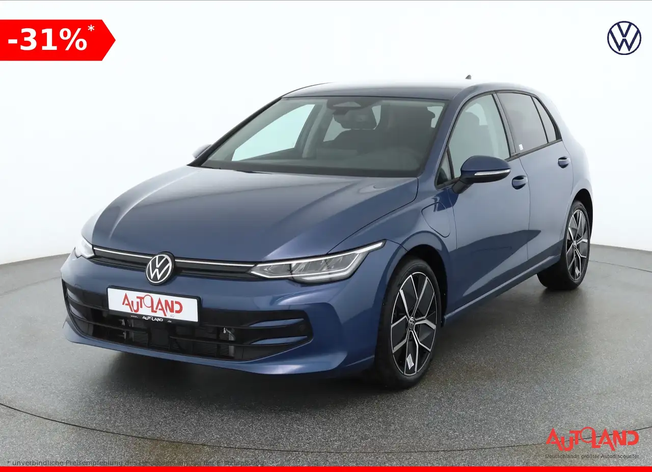 Volkswagen Golf VIII 1.5 eHybrid DSG LED ACC Kamera — photo 1 of 30