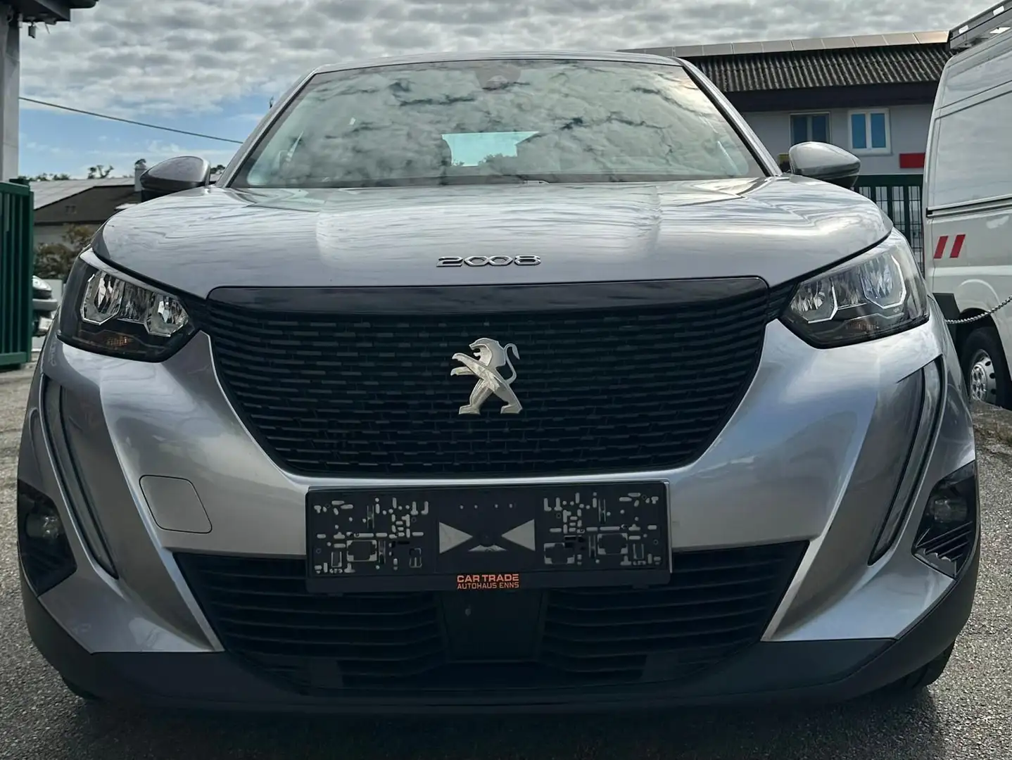 Peugeot 2008 BlueHDi 130 Gris - 2