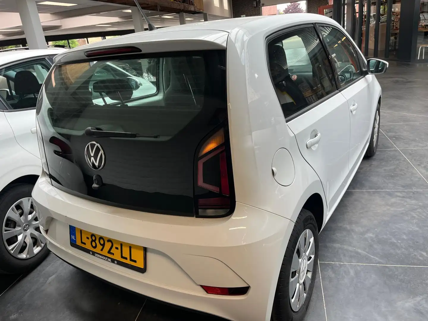 Volkswagen up! 1.0 5-drs. KOMT BINNEN!! Blanc - 2