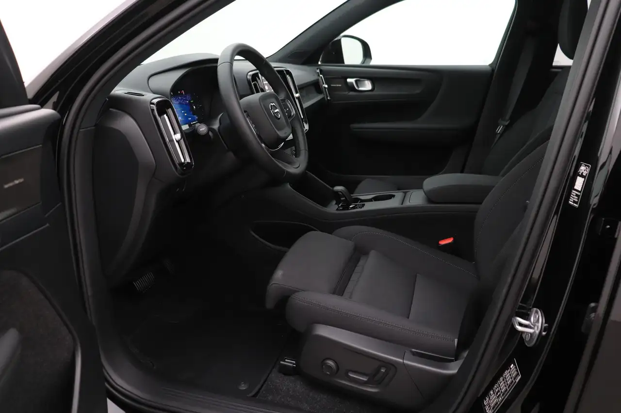 Volvo EX40 2026