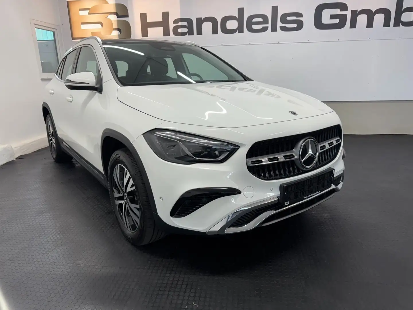 Mercedes-Benz GLA 200 d*PANO*KAMERA*LED*MULTIBEAM*SHZ* Weiß - 1