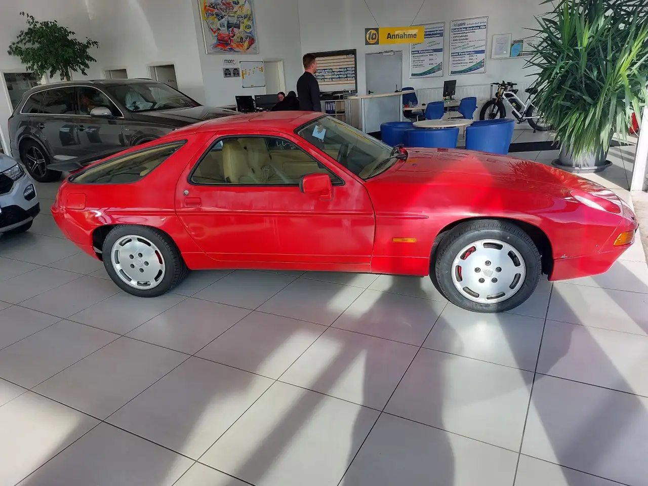 Porsche 928