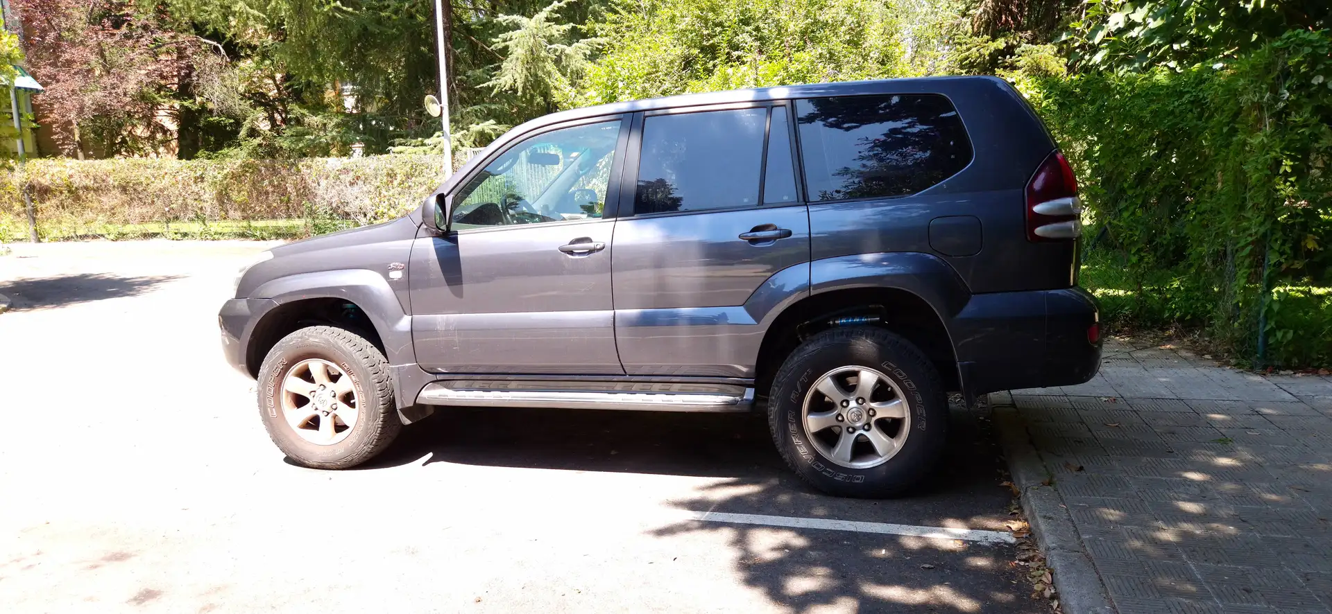 Toyota Land Cruiser Land Cruiser 95 D4D 50 Aniversario Aut. Gris - 2