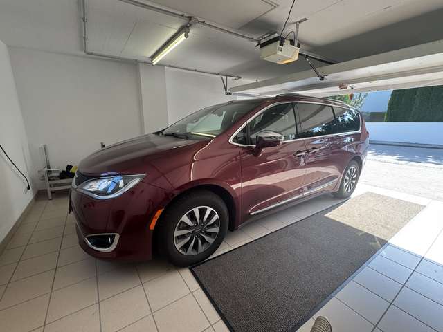 Imagine Chrysler Pacifica LIMITED