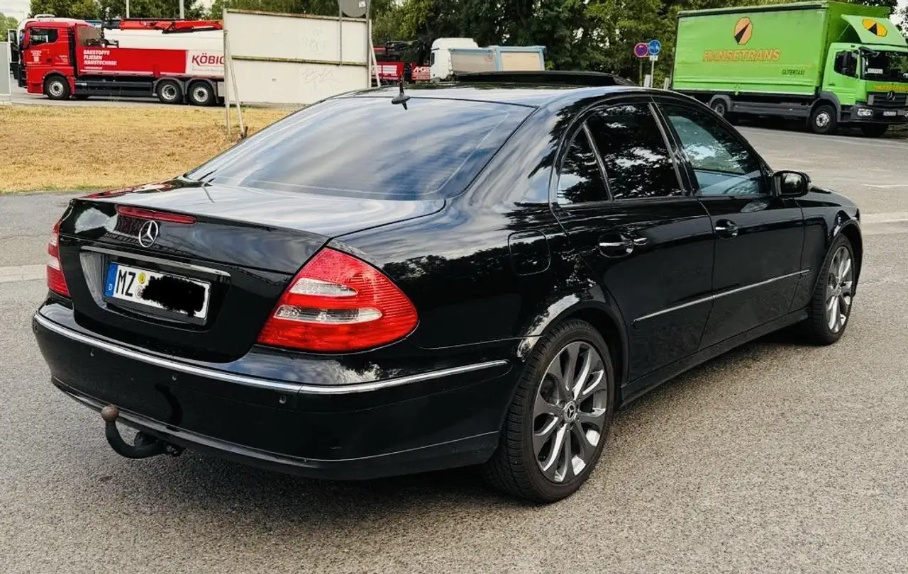 Mercedes-Benz E 280