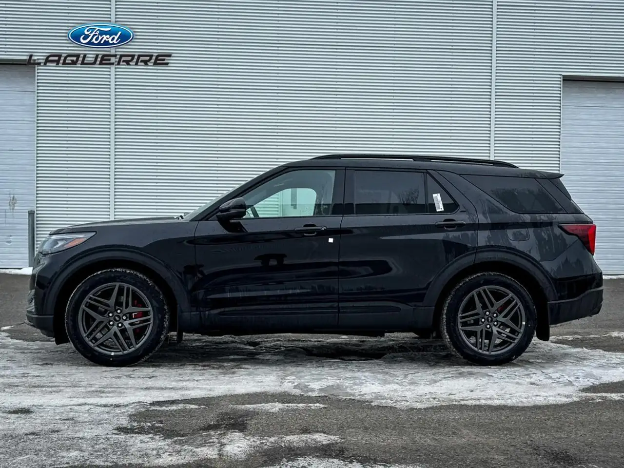 Ford Explorer снимка Ford Explorer