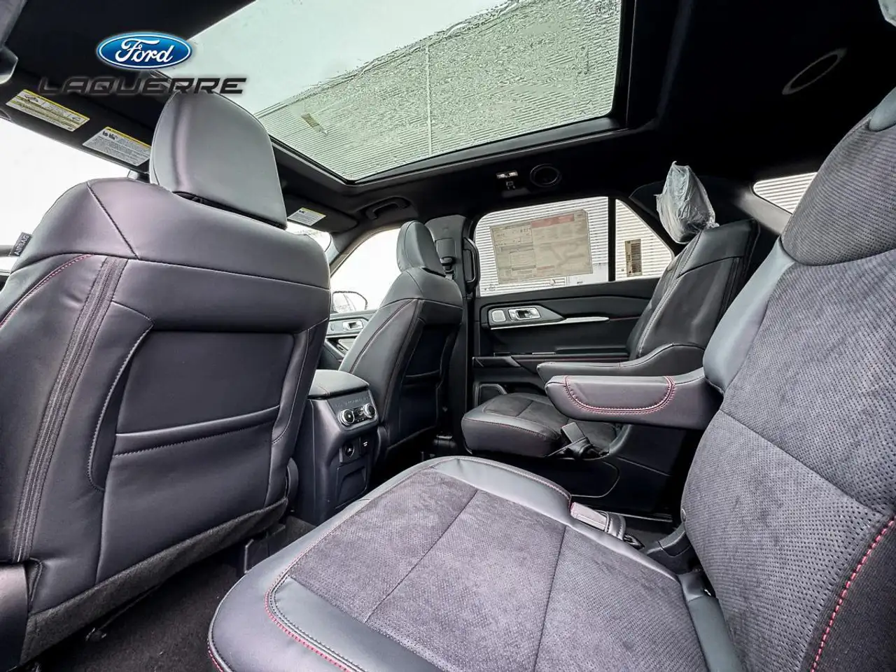 Ford Explorer снимка Ford Explorer