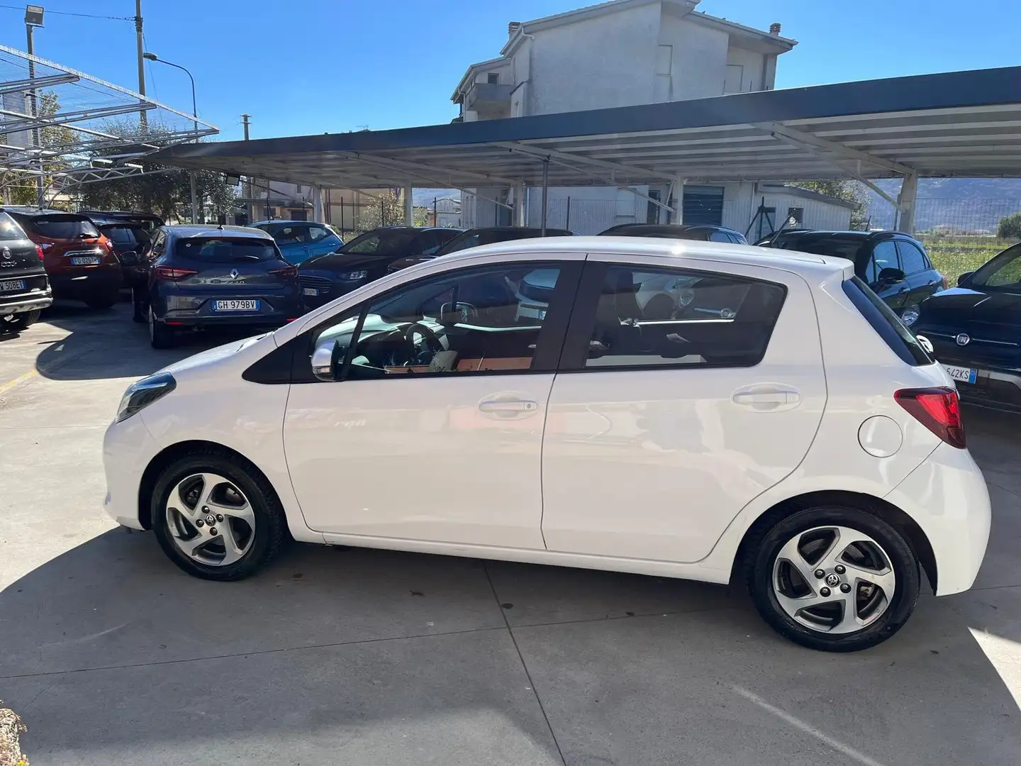 Toyota Yaris Yaris III 2015 5p 1.5h Style my16 Bianco - 2