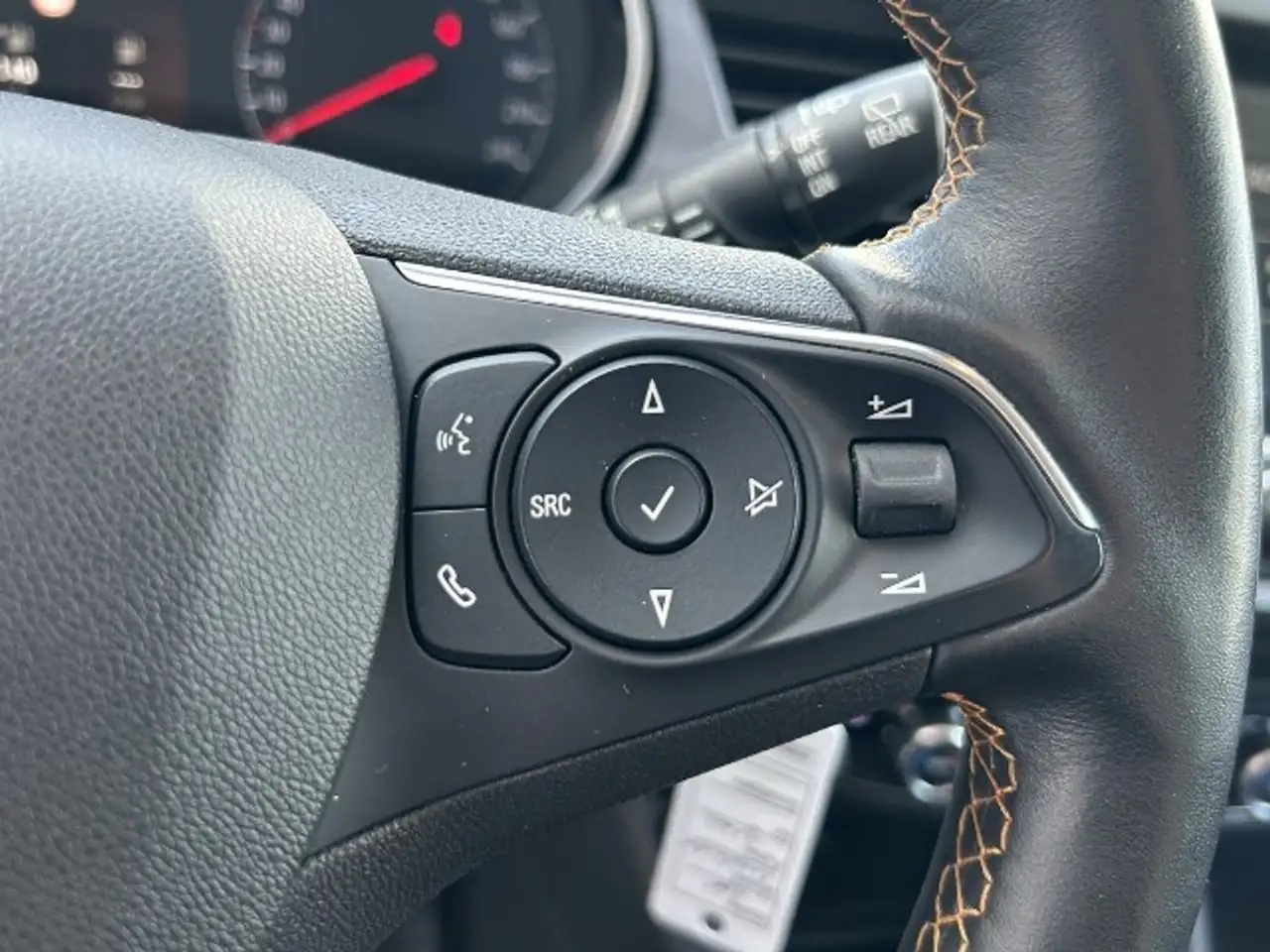 Opel Crossland X 1.2 Turbo Innovation — photo 9