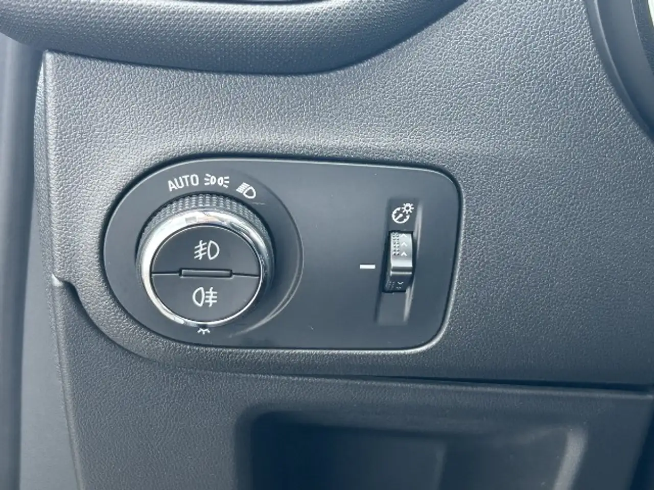 Opel Crossland X 1.2 Turbo Innovation — photo 10