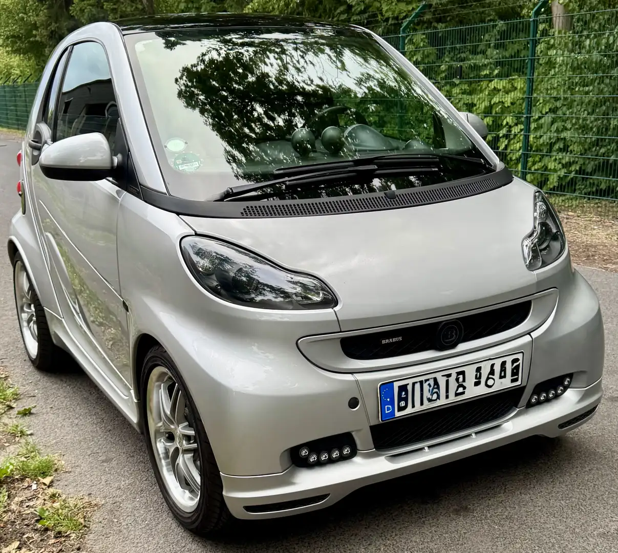 smart forTwo Brabus Xclusive Grau - 2