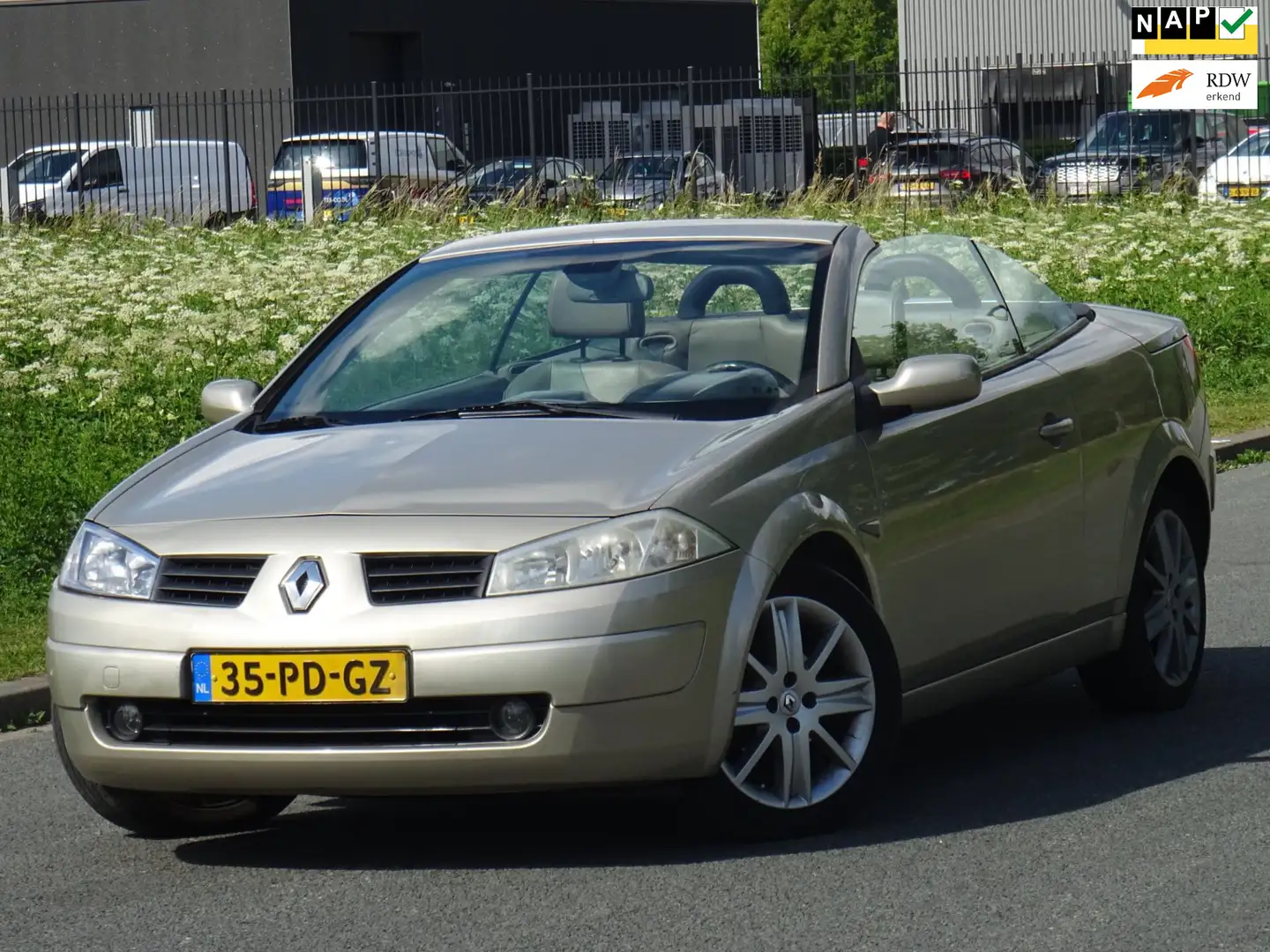 Renault Megane Coupé-Cabriolet 2.0-16V Privilège PANORAMA Beige - 1
