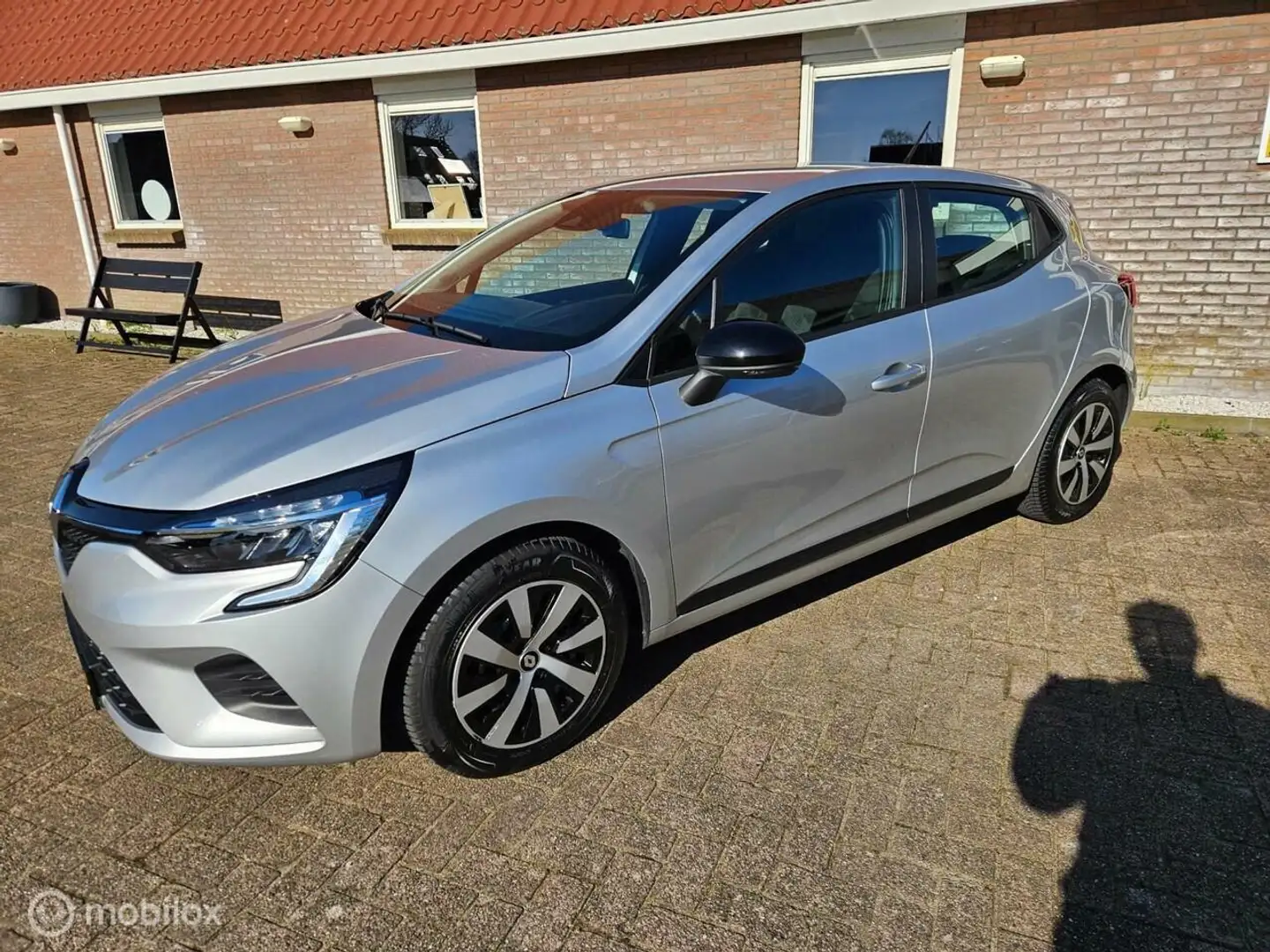 Renault Clio 1.0 TCe 90 Equilibre Navigatie Grijs - 2