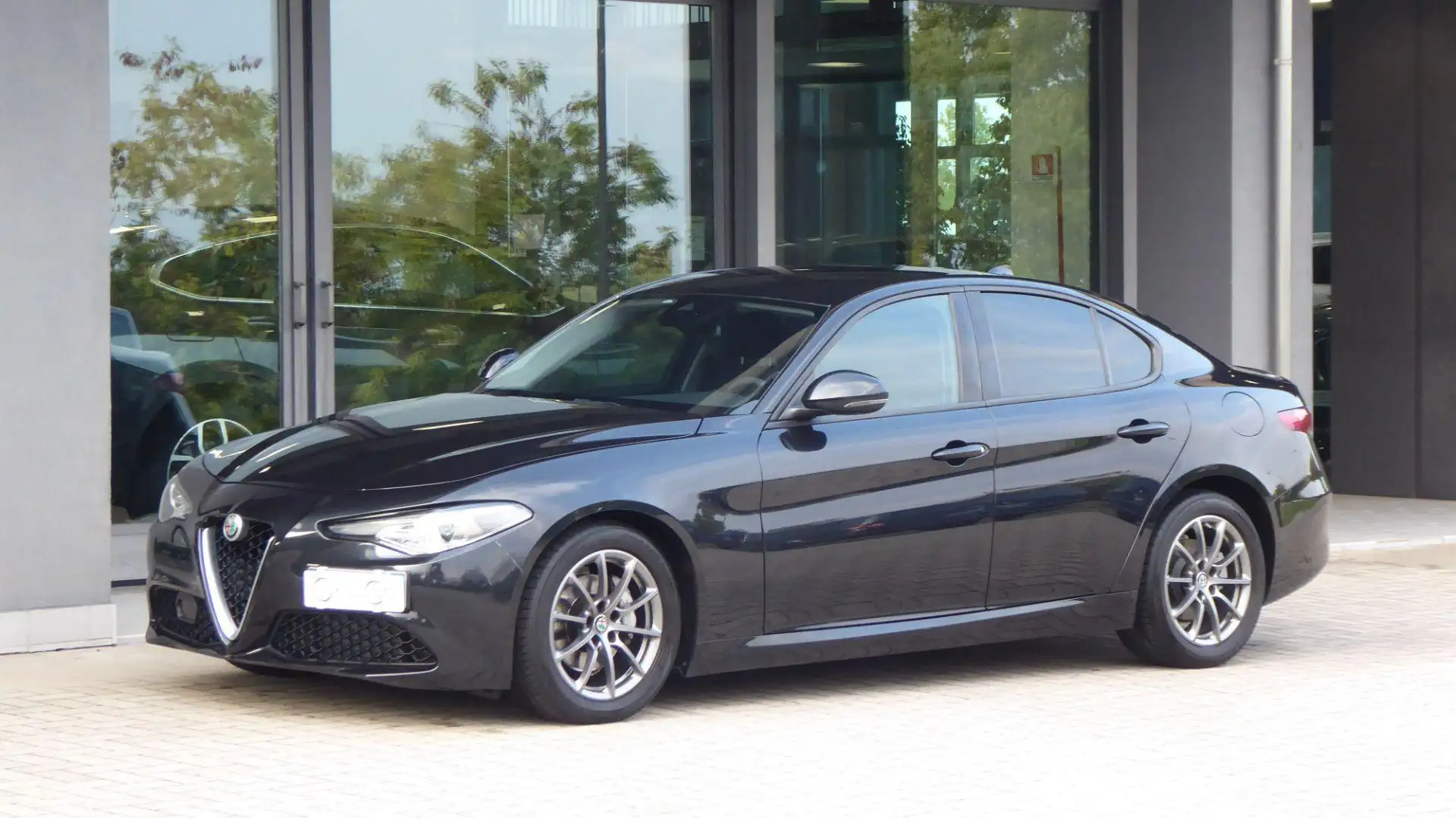 Alfa Romeo Giulia 2.2 Turbodiesel 136 CV AT8 Business Noir - 1