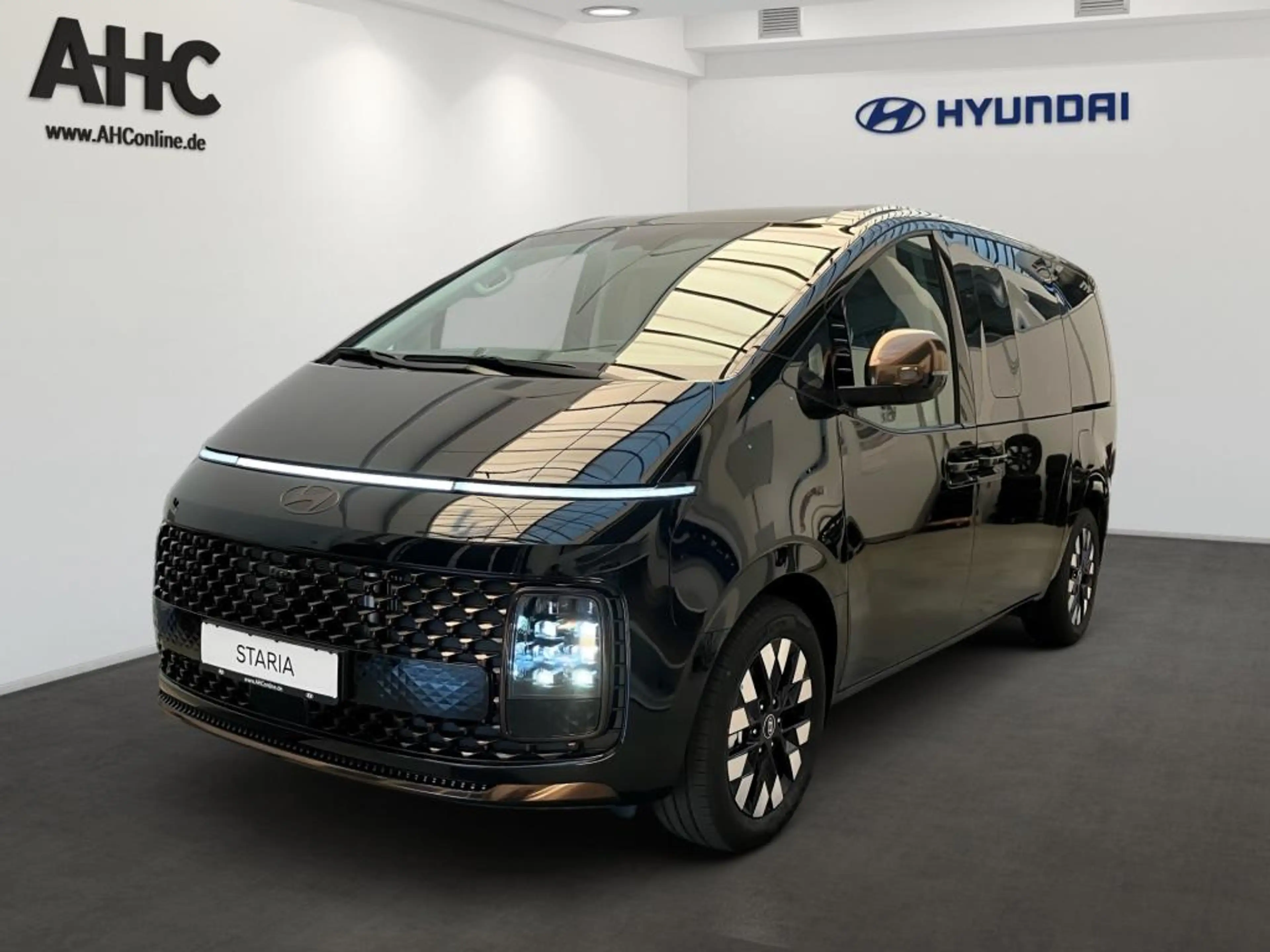 Hyundai STARIA HEV 7-Sitzer (MY25) 1.6 T-GDI 360 4xSHZ