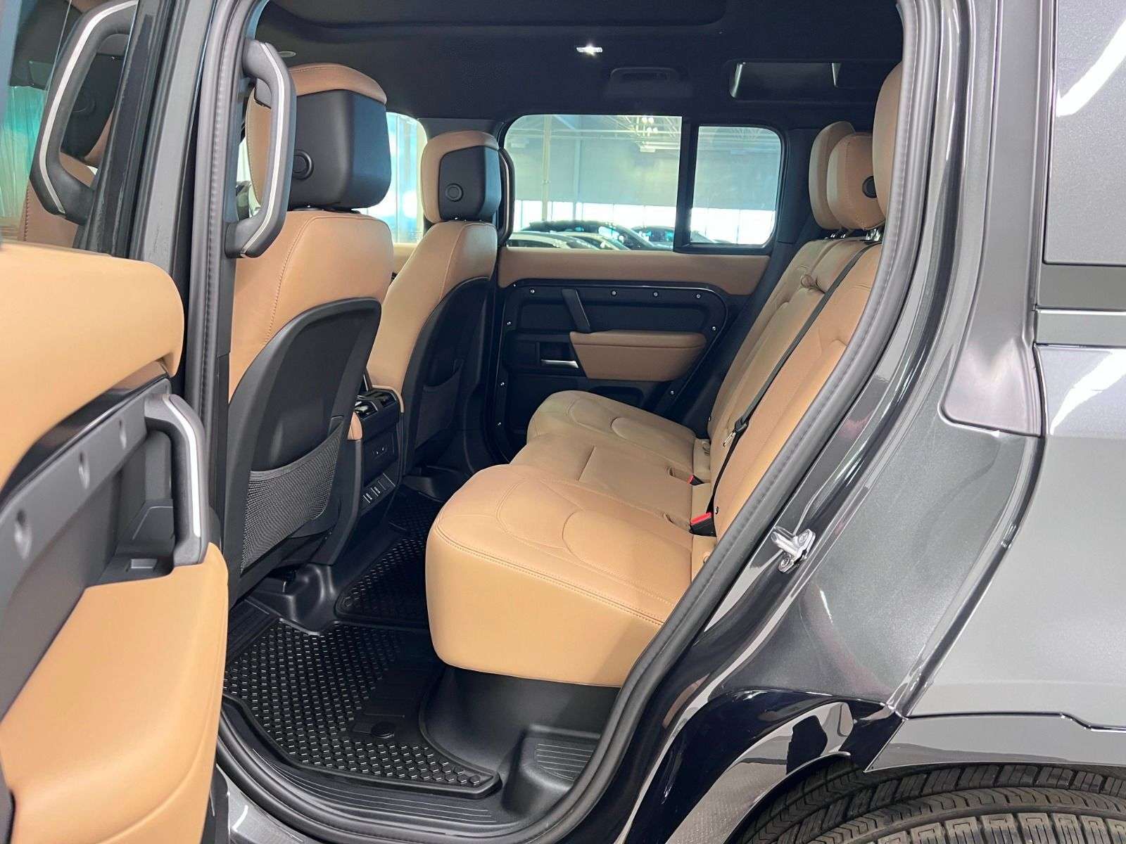 2026 Land Rover Defender 110 P400 X-DYNAMIC SE thumb 34