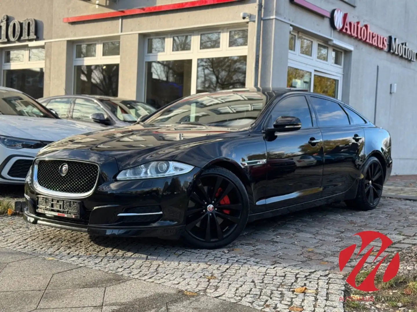 Jaguar XJ Premium Luxury Lang 3.0 S V6 Pano Kamera Navi Memo Schwarz - 2
