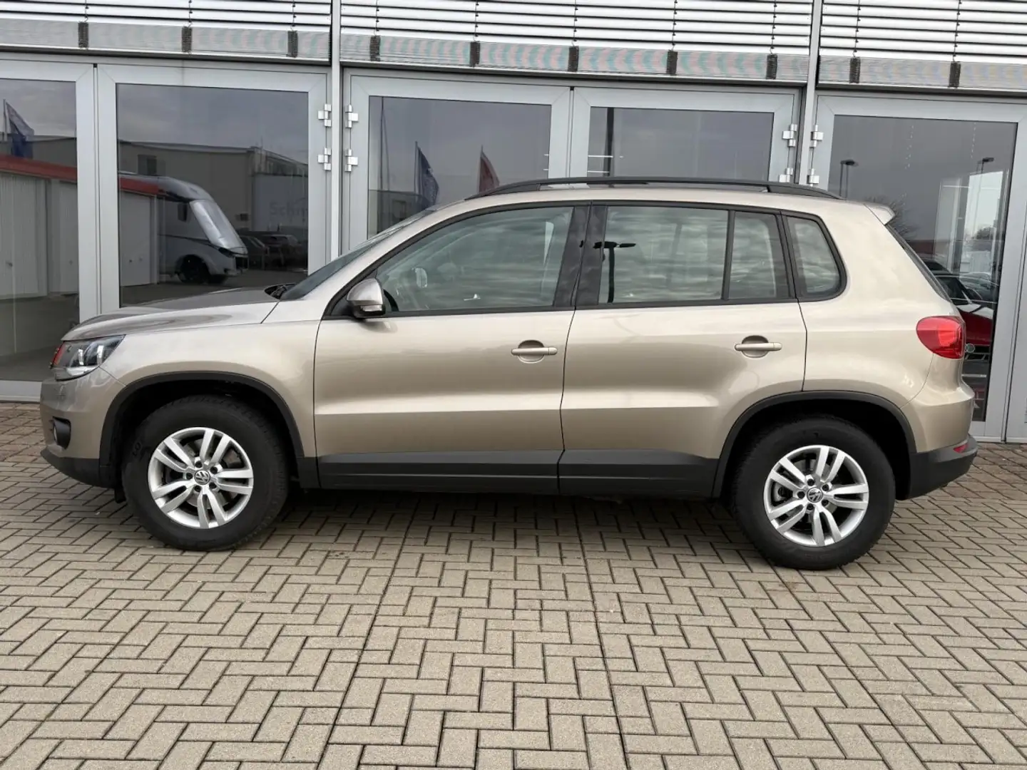 Volkswagen Tiguan 1.4 TSI Trend&Fun 6-Gang NUR HÄNDLER! Klima Beige - 2