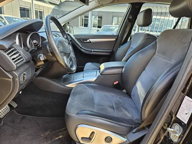 Mercedes-Benz R-Class view 8