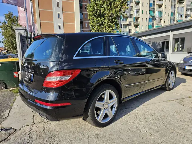 Mercedes-Benz R-Class view 4