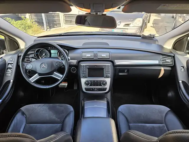 Mercedes-Benz R-Class view 9