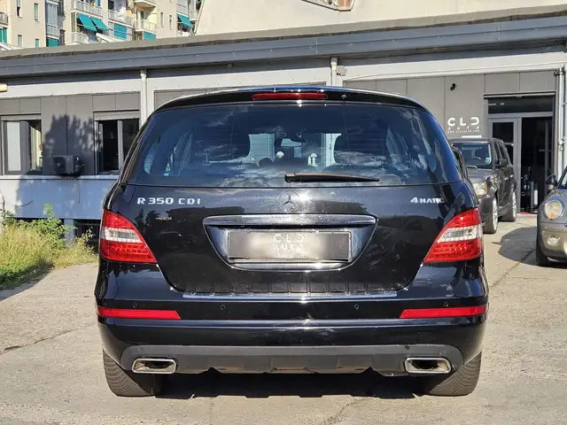 Mercedes-Benz R-Class view 5