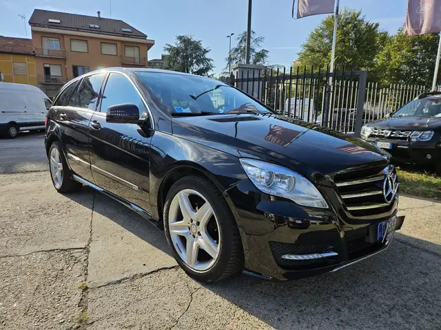 Mercedes-Benz R-Class view 3