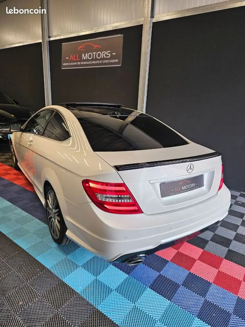 Mercedes-Benz Mercedes C250D PACK AMG Alb - 2