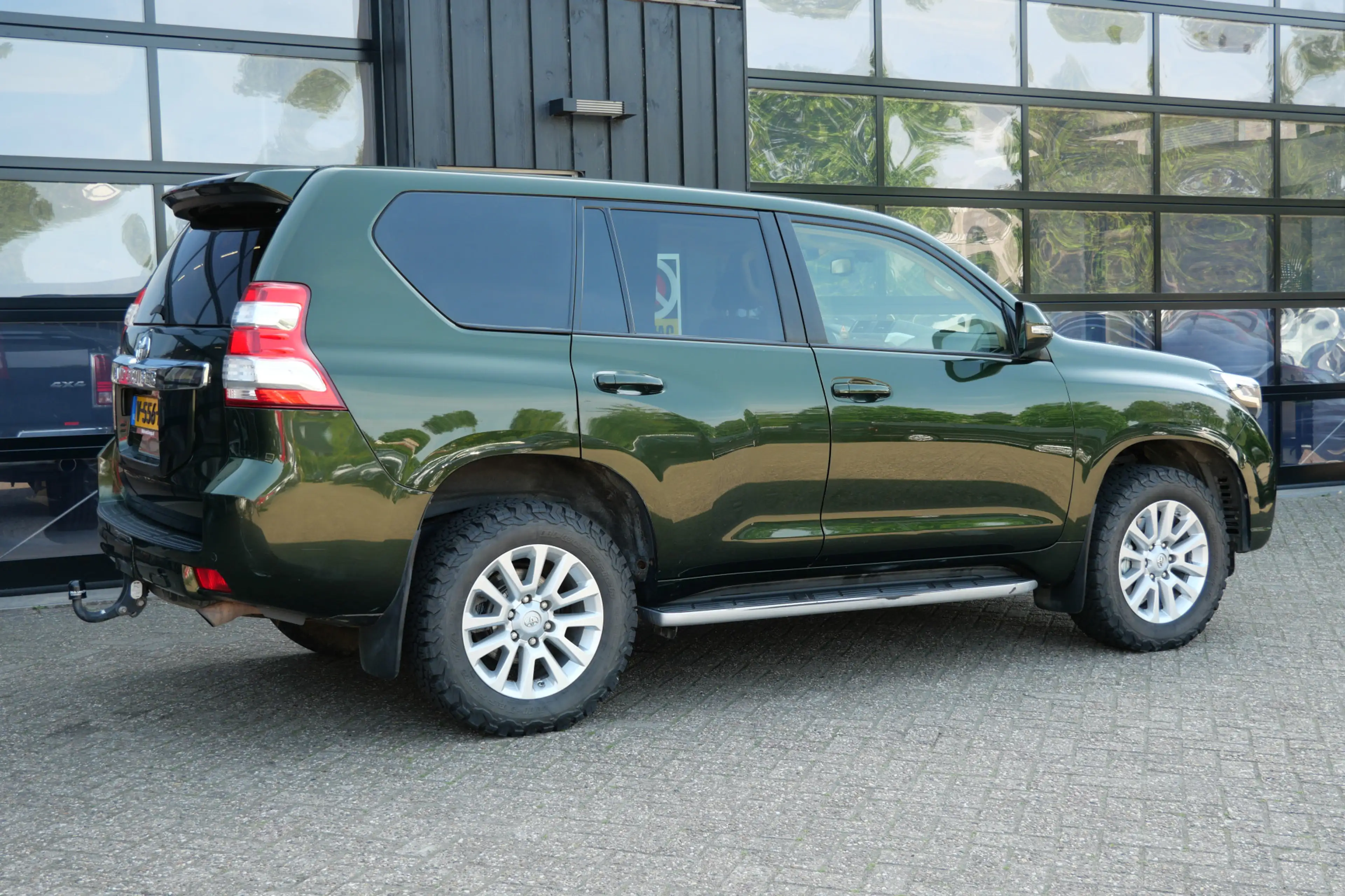 Toyota Land Cruiser 3.0 D-4D-F Executive Window Van | Grijs Kenteken | — photo 3
