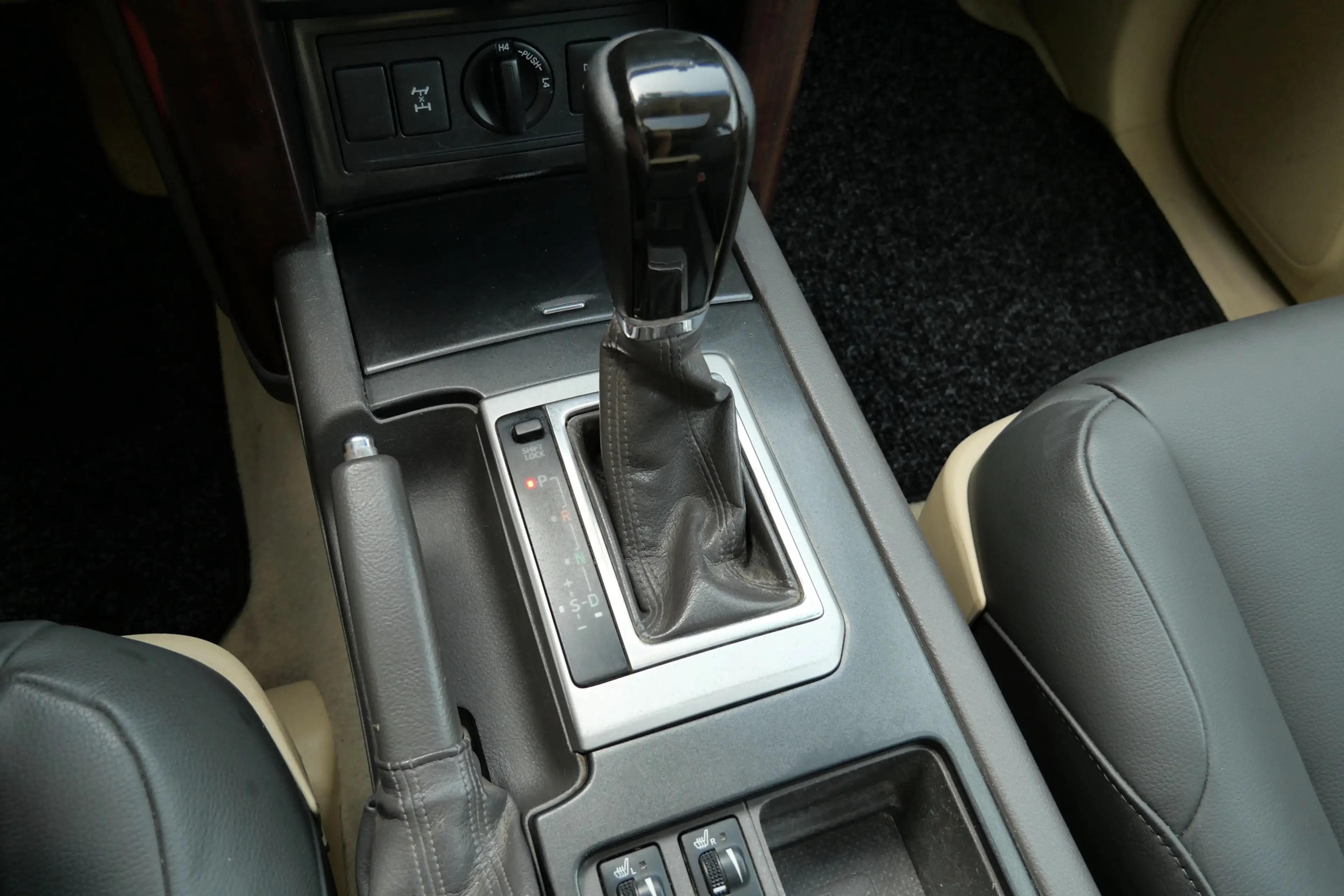 Toyota Land Cruiser 3.0 D-4D-F Executive Window Van | Grijs Kenteken | — photo 8