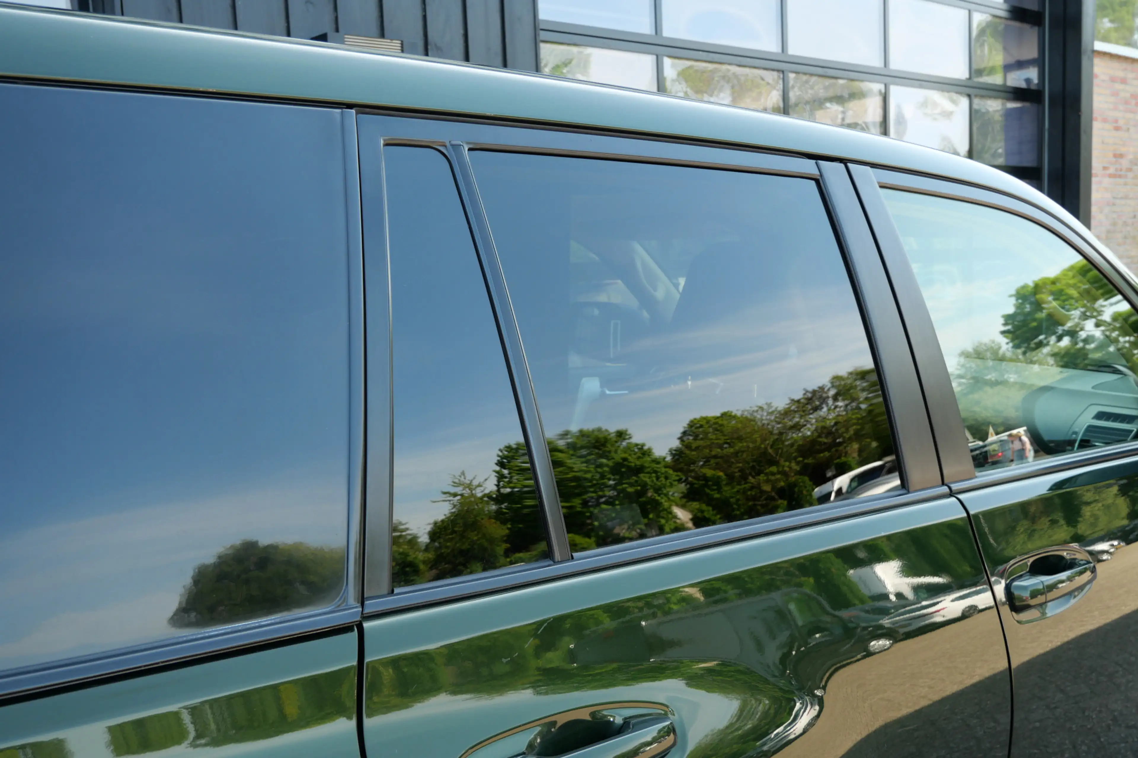 Toyota Land Cruiser 3.0 D-4D-F Executive Window Van | Grijs Kenteken | — photo 24