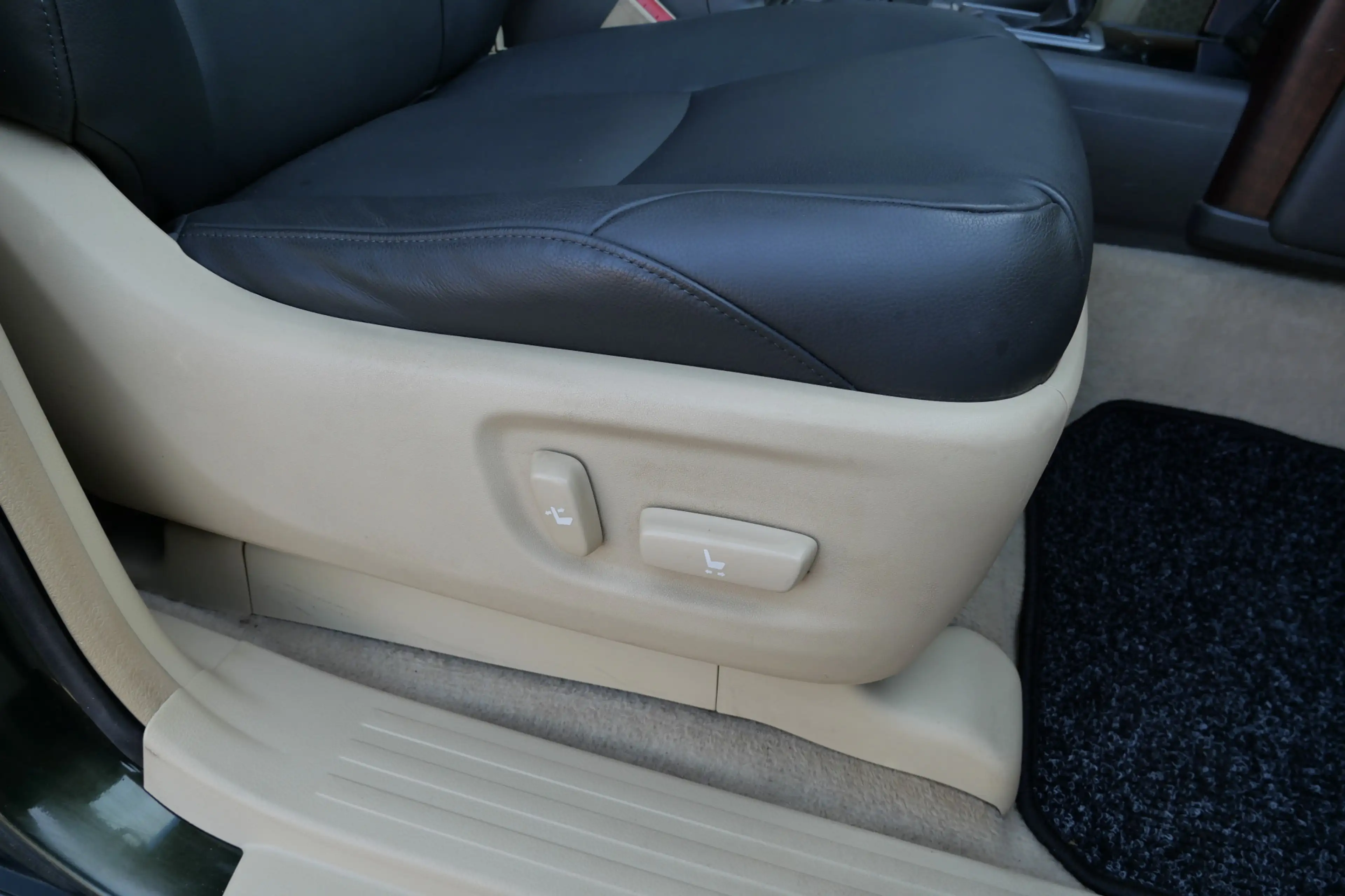 Toyota Land Cruiser 3.0 D-4D-F Executive Window Van | Grijs Kenteken | — photo 22