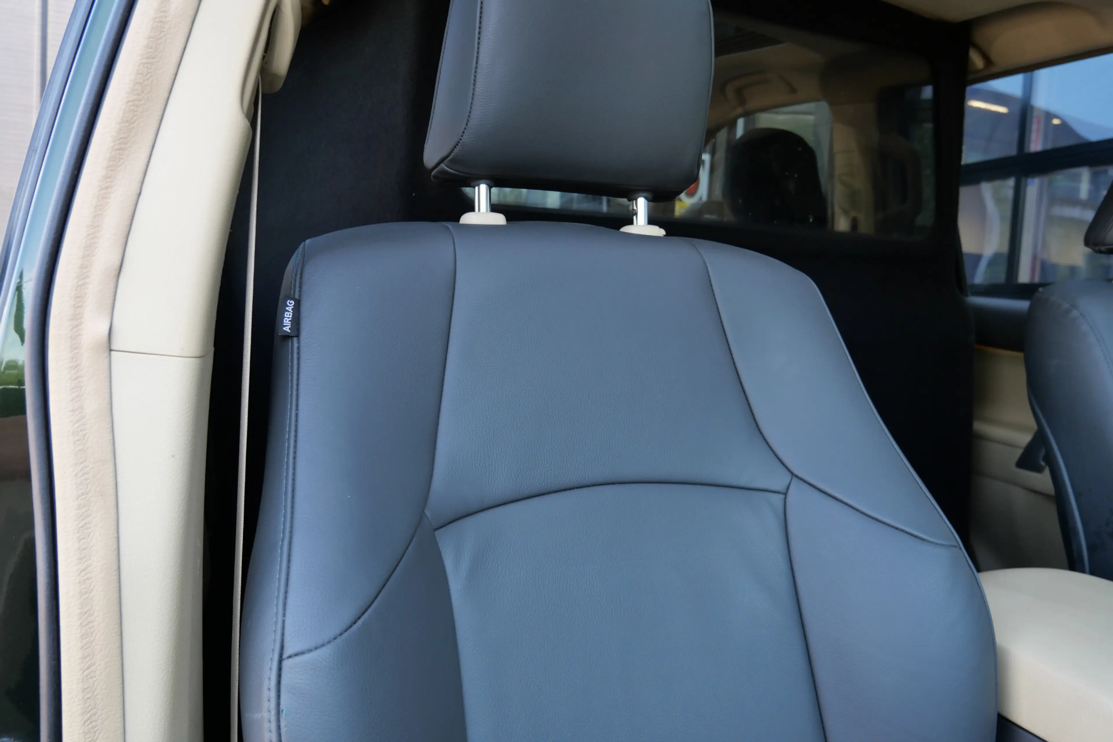 Toyota Land Cruiser 3.0 D-4D-F Executive Window Van | Grijs Kenteken | — photo 23