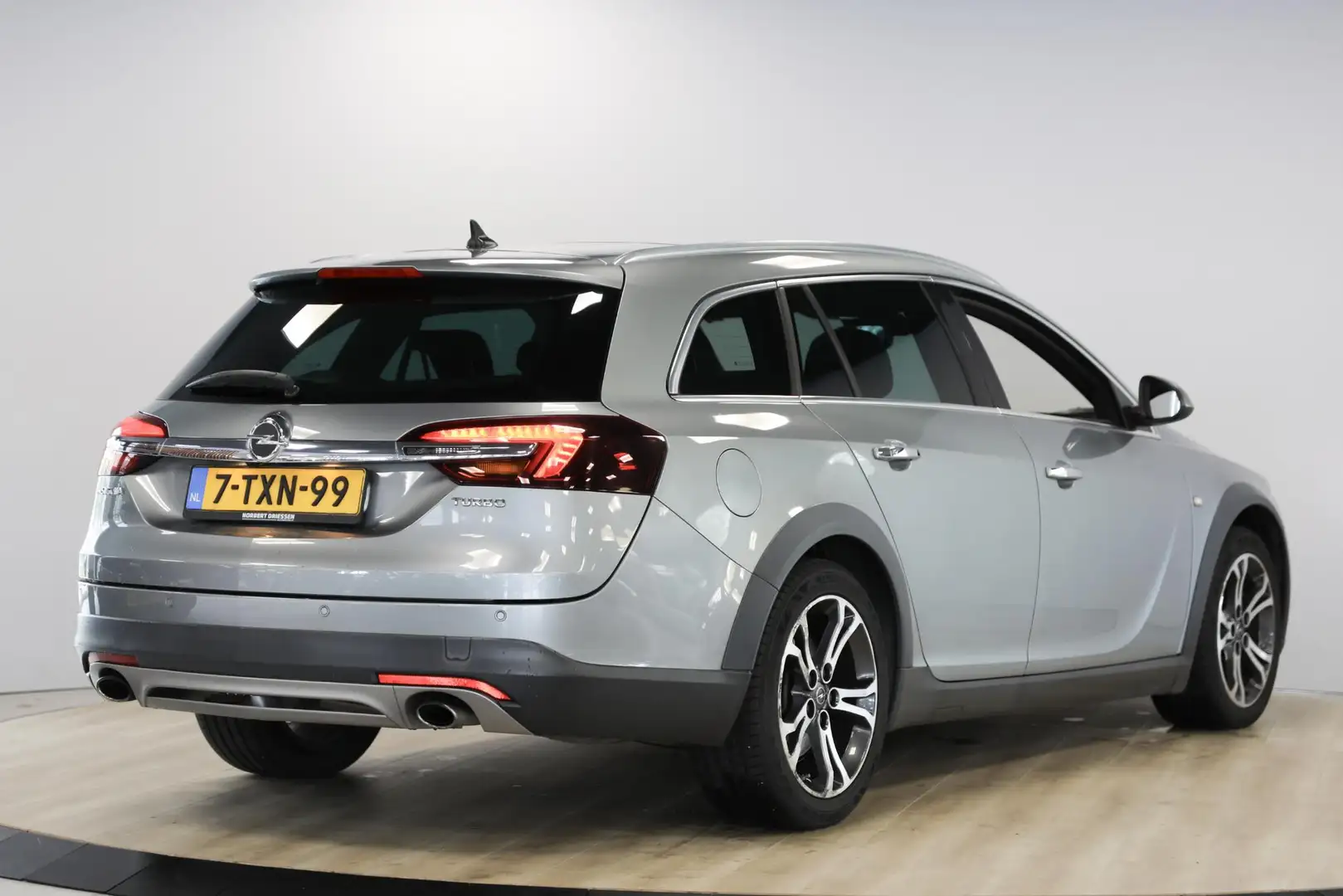 Opel Insignia Country Tourer 1.6 T 2x4 | Leer | Camera | Automaa Grijs - 2