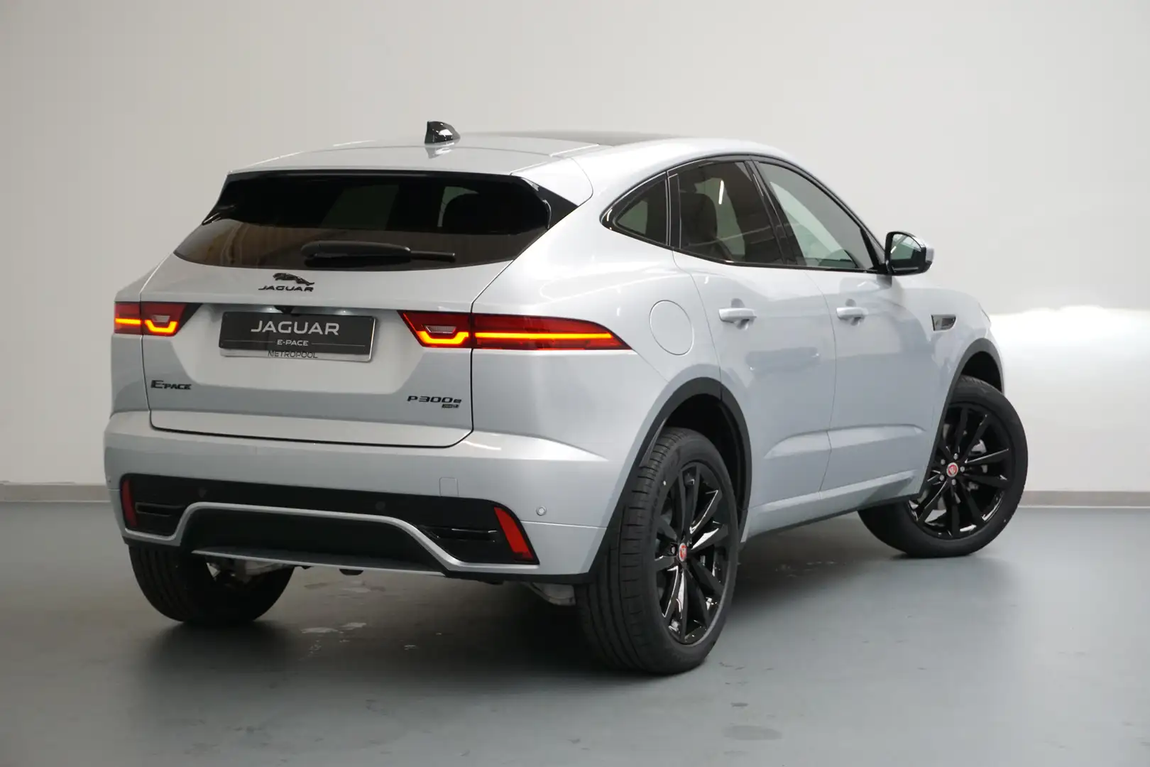 Jaguar E-Pace P300e R-Dynamic SE/ GEEN INSCH Grijs - 2