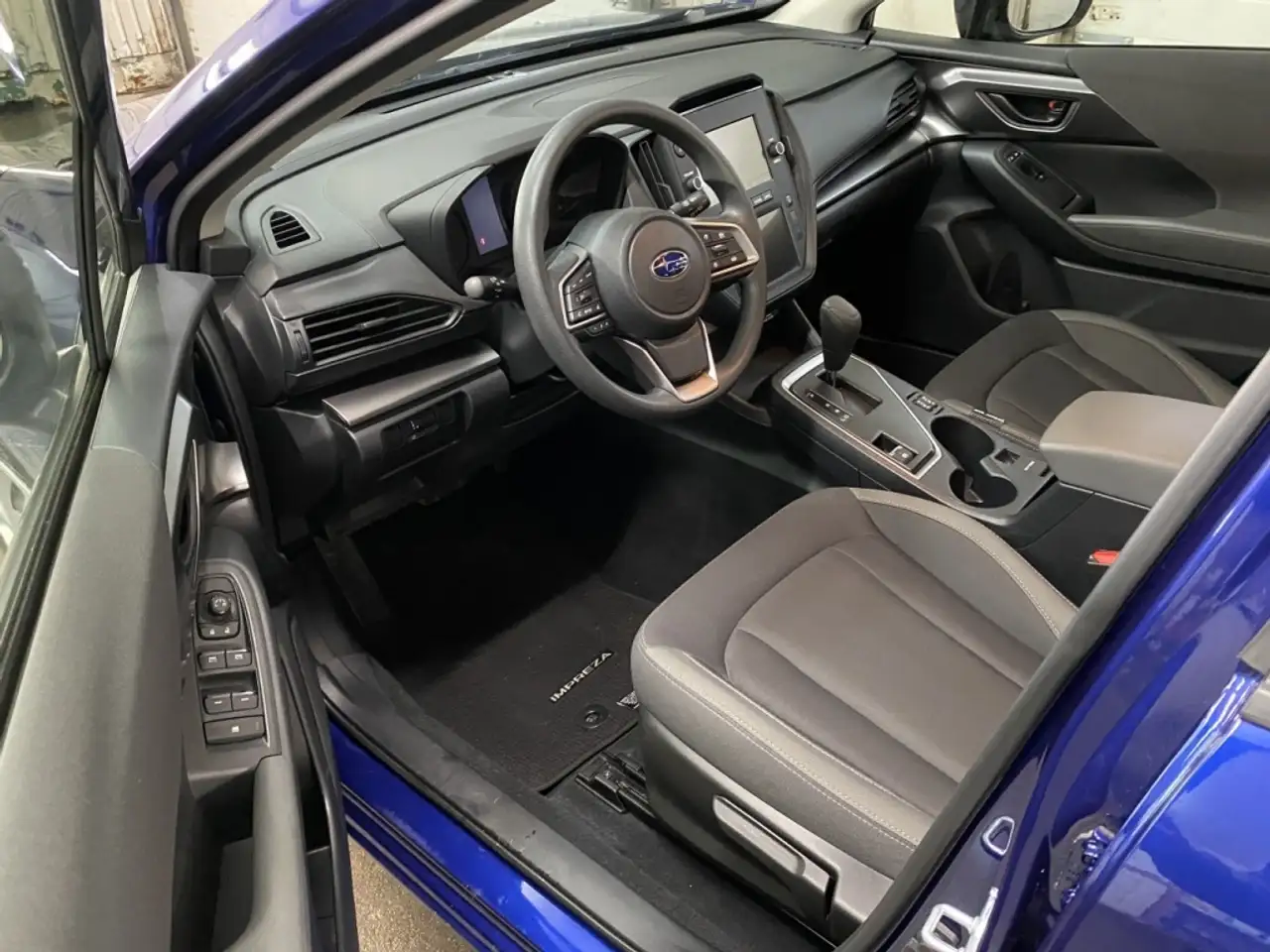 Subaru Impreza снимка Subaru Impreza
