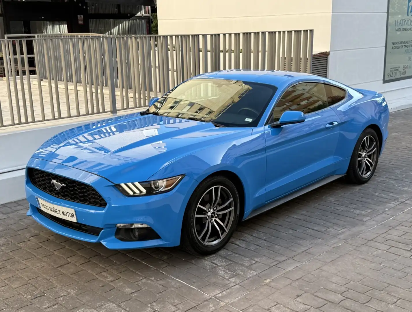Ford Mustang Fastback 2.3 EcoBoost Aut. Blauw - 1