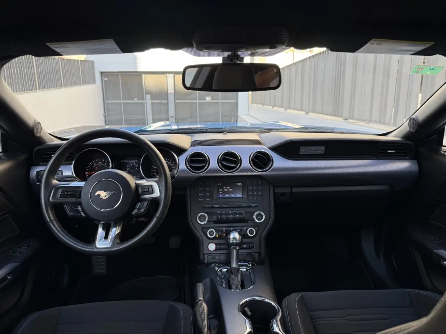 Ford Mustang Fastback 2.3 EcoBoost Aut. Blauw - 2