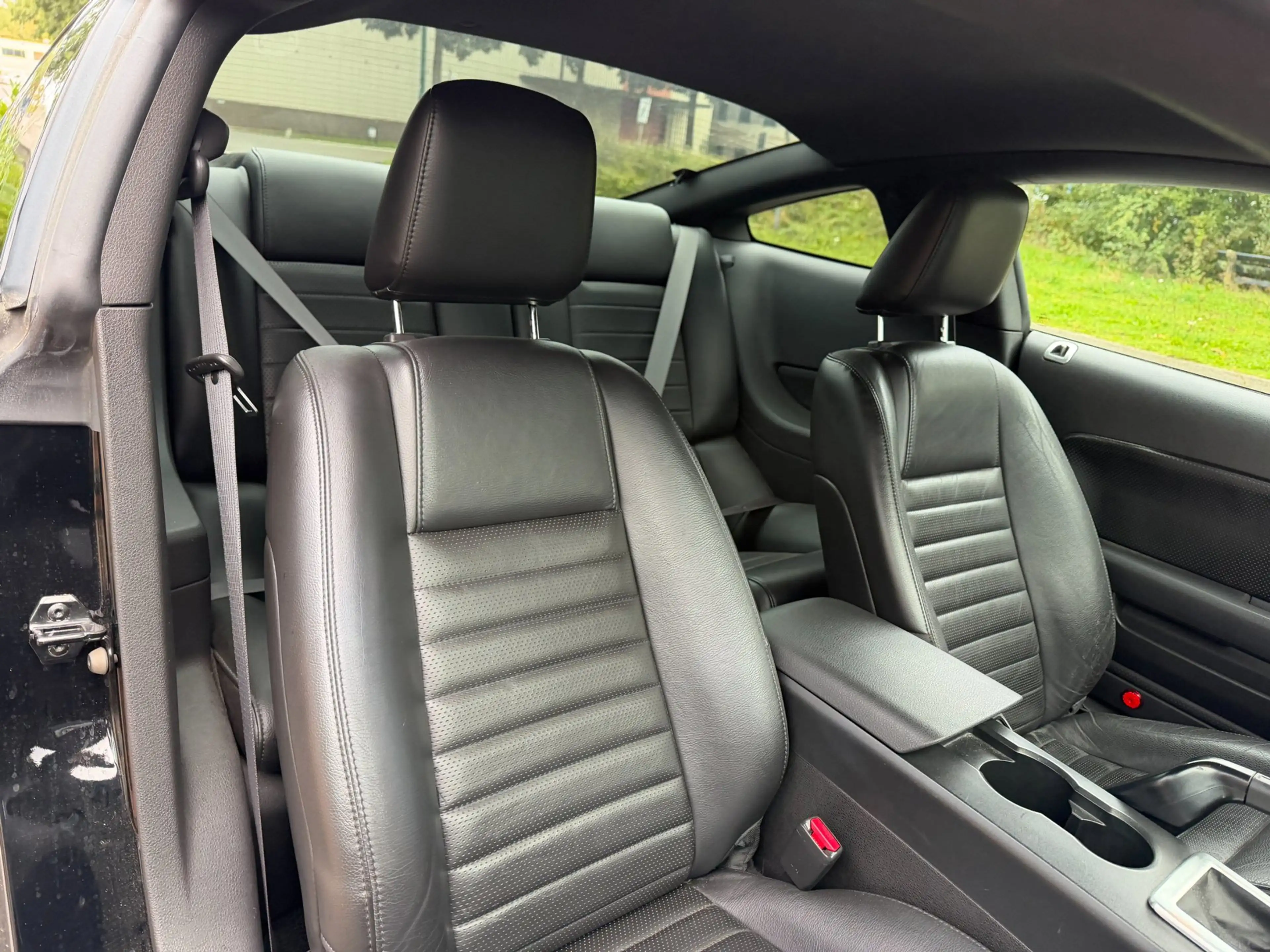 Ford Mustang USA 4.6 V8 GT Handgeschakeld 67000 km Nieuwstaat — photo 6