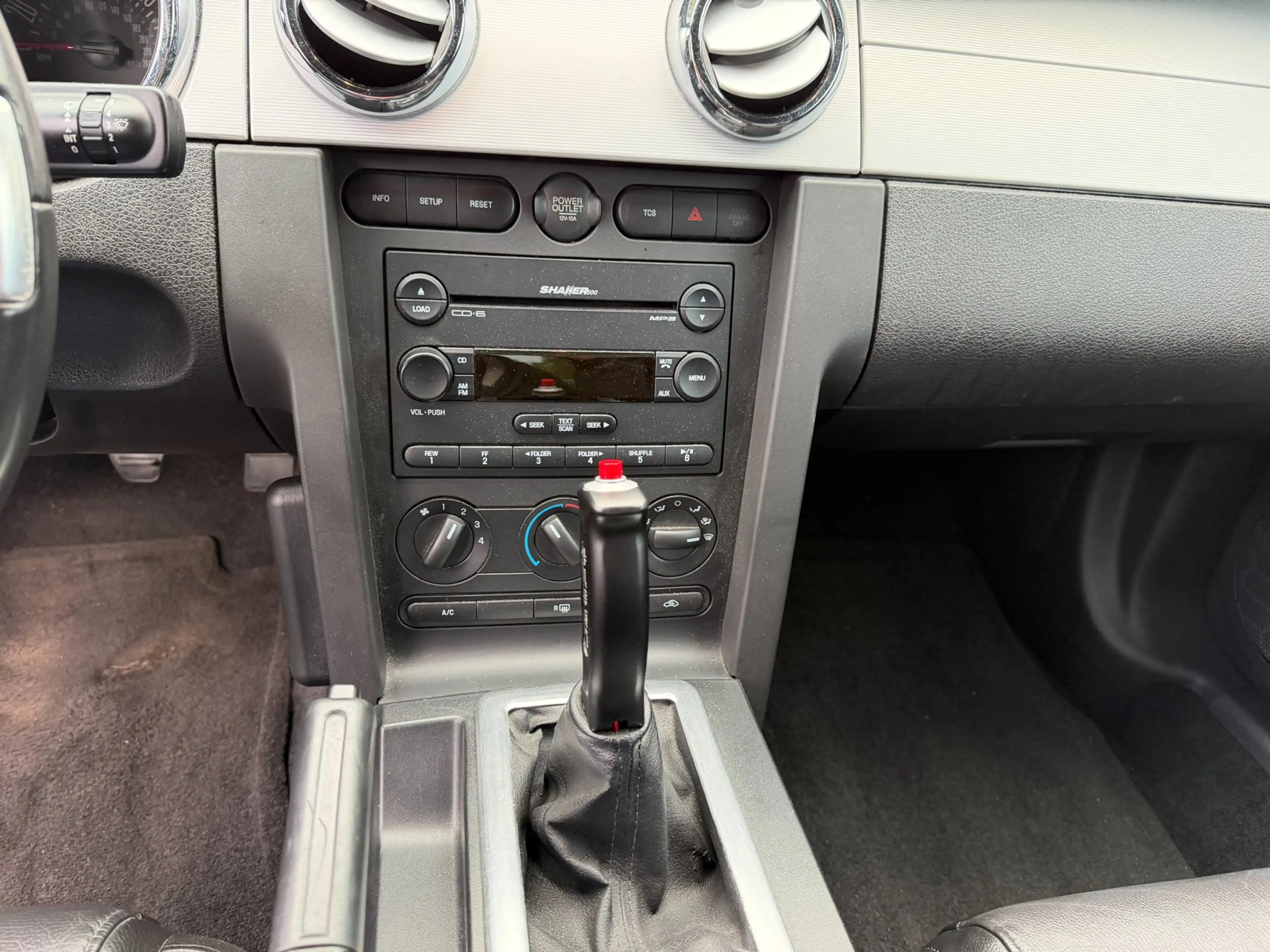 Ford Mustang USA 4.6 V8 GT Handgeschakeld 67000 km Nieuwstaat — photo 9