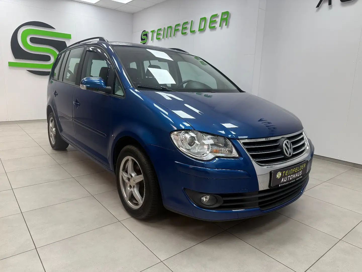 Volkswagen Touran Trendline EcoFuel 2.0 TEMPOMAT / 1.HAND Blauw - 1