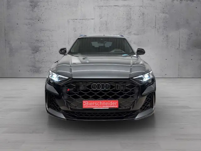 Audi RS Q8 view 2