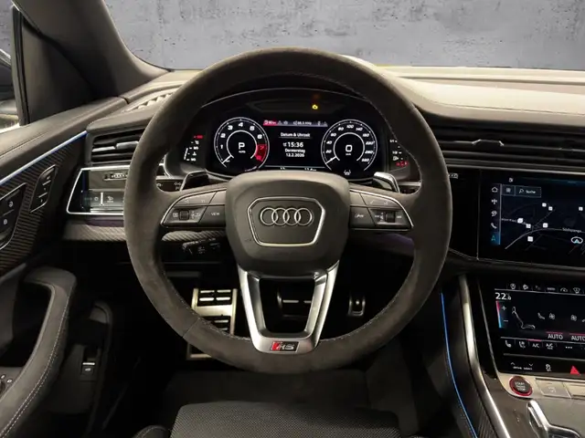 Audi RS Q8 view 9