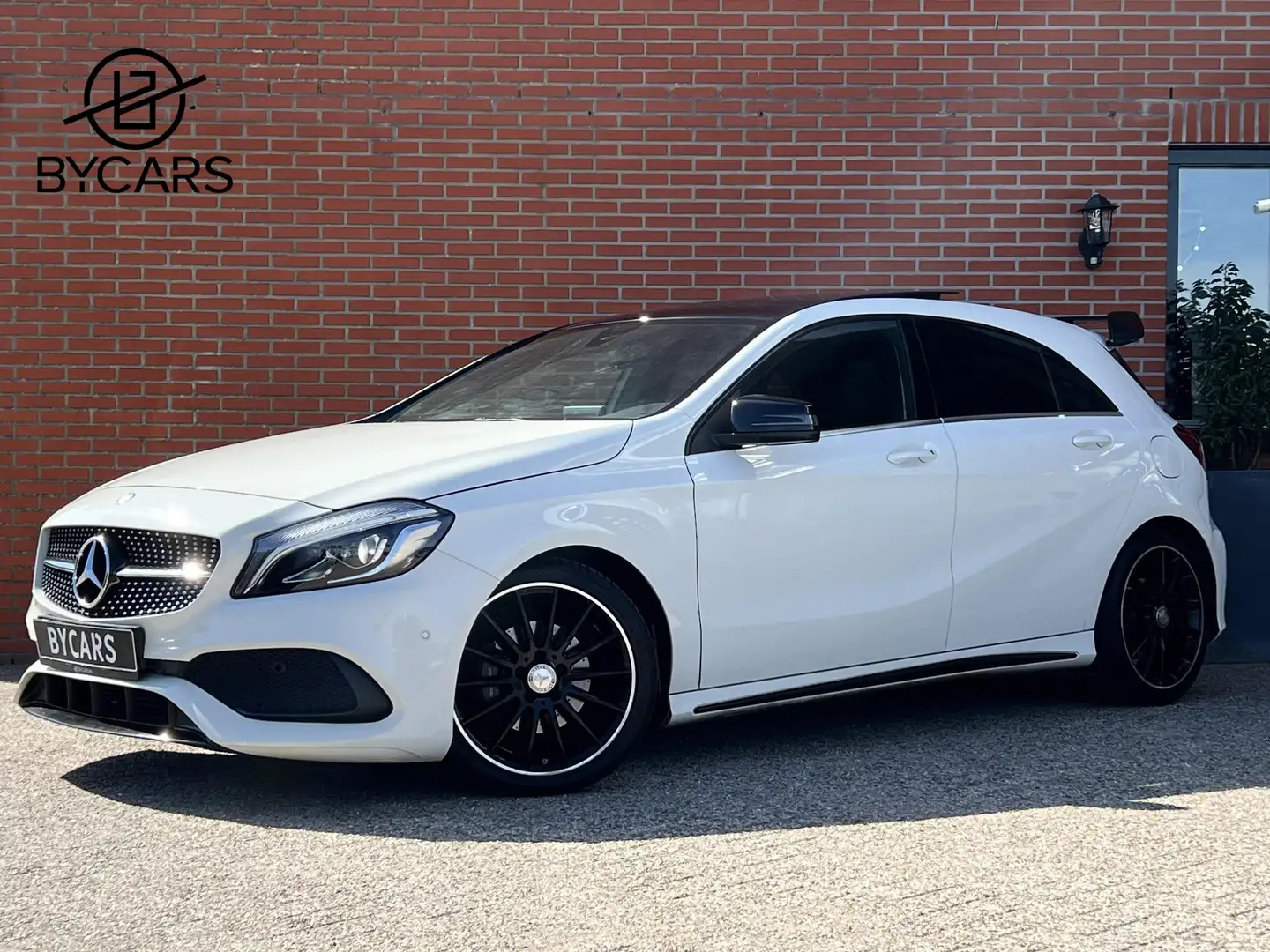 Mercedes-Benz A 180 AMG-Line | Panorama dak | Carplay | Stoelverwarmin Blanc - 1