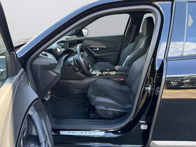 Peugeot 2008 view 11
