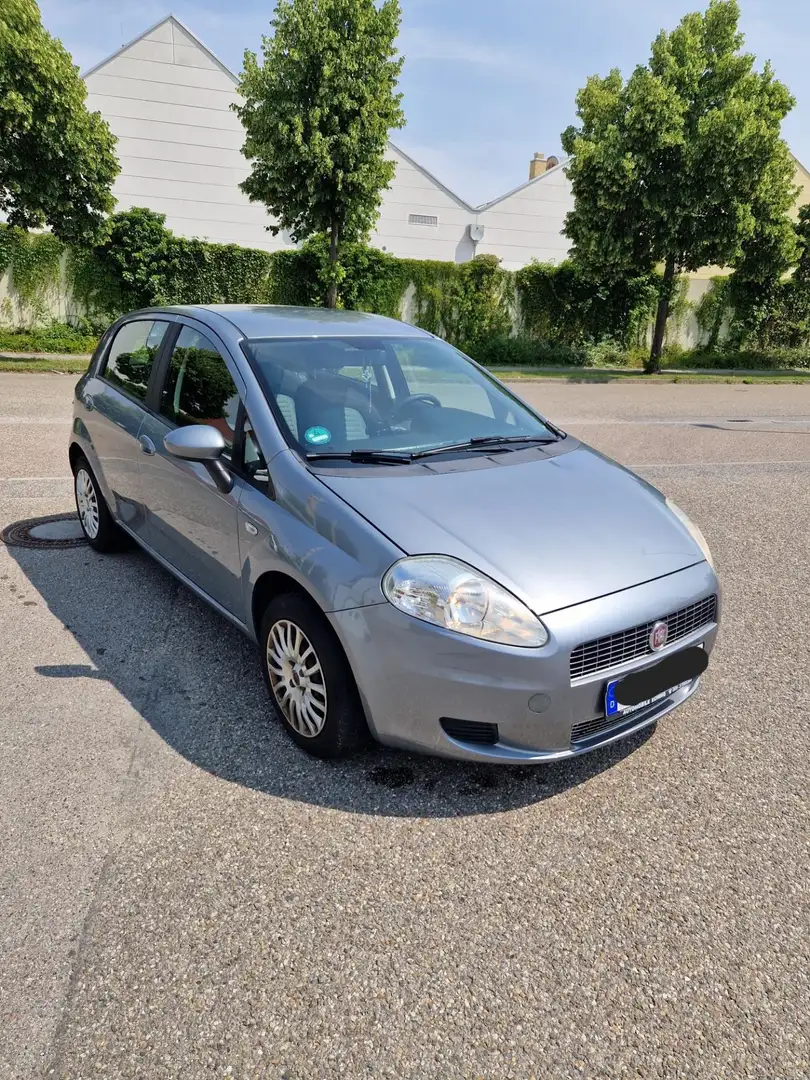 Fiat Grande Punto 1.4 8V Dynamic (01.2007->) Grau - 1