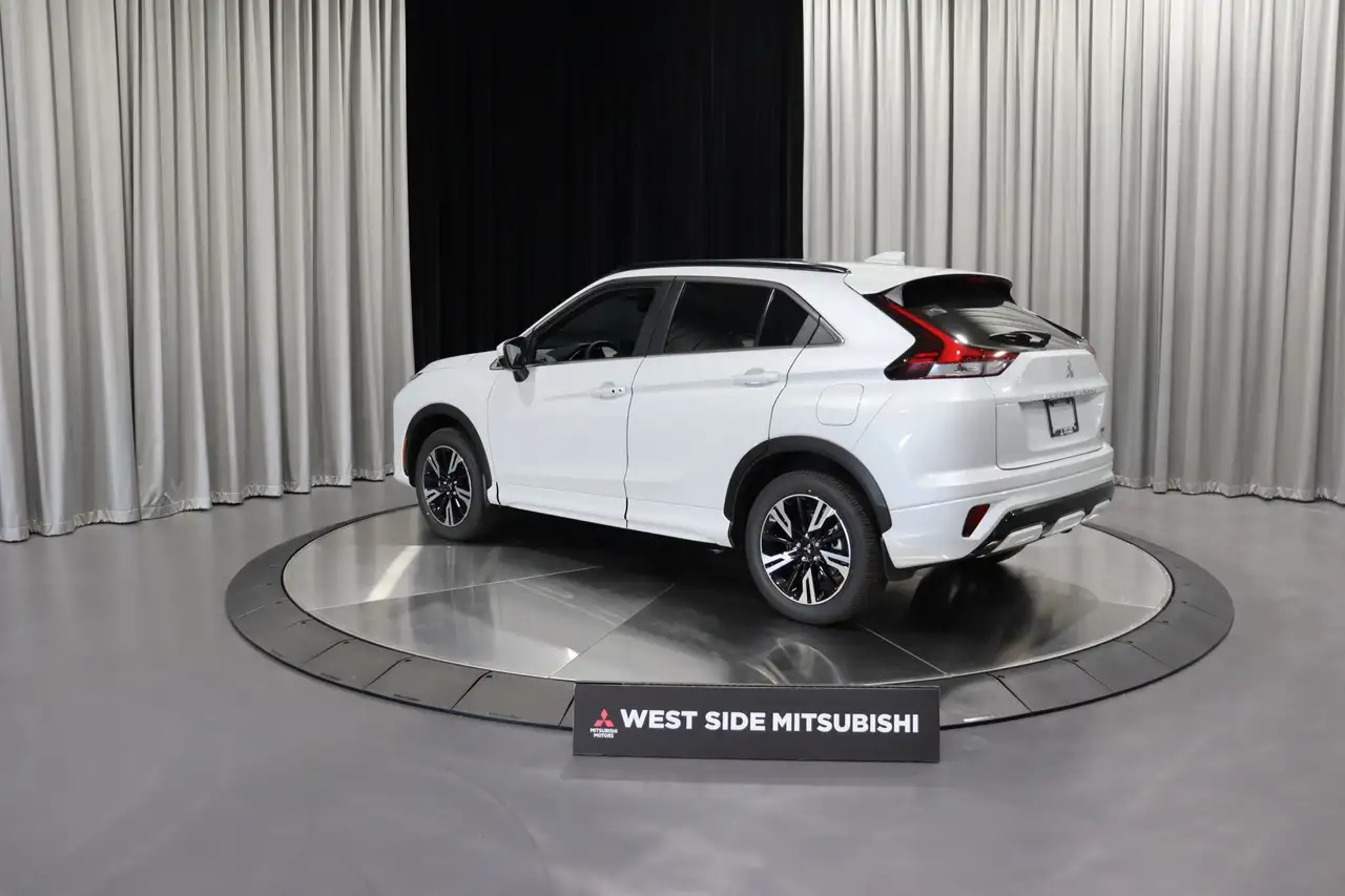 Mitsubishi Eclipse Cross снимка Mitsubishi Eclipse Cross