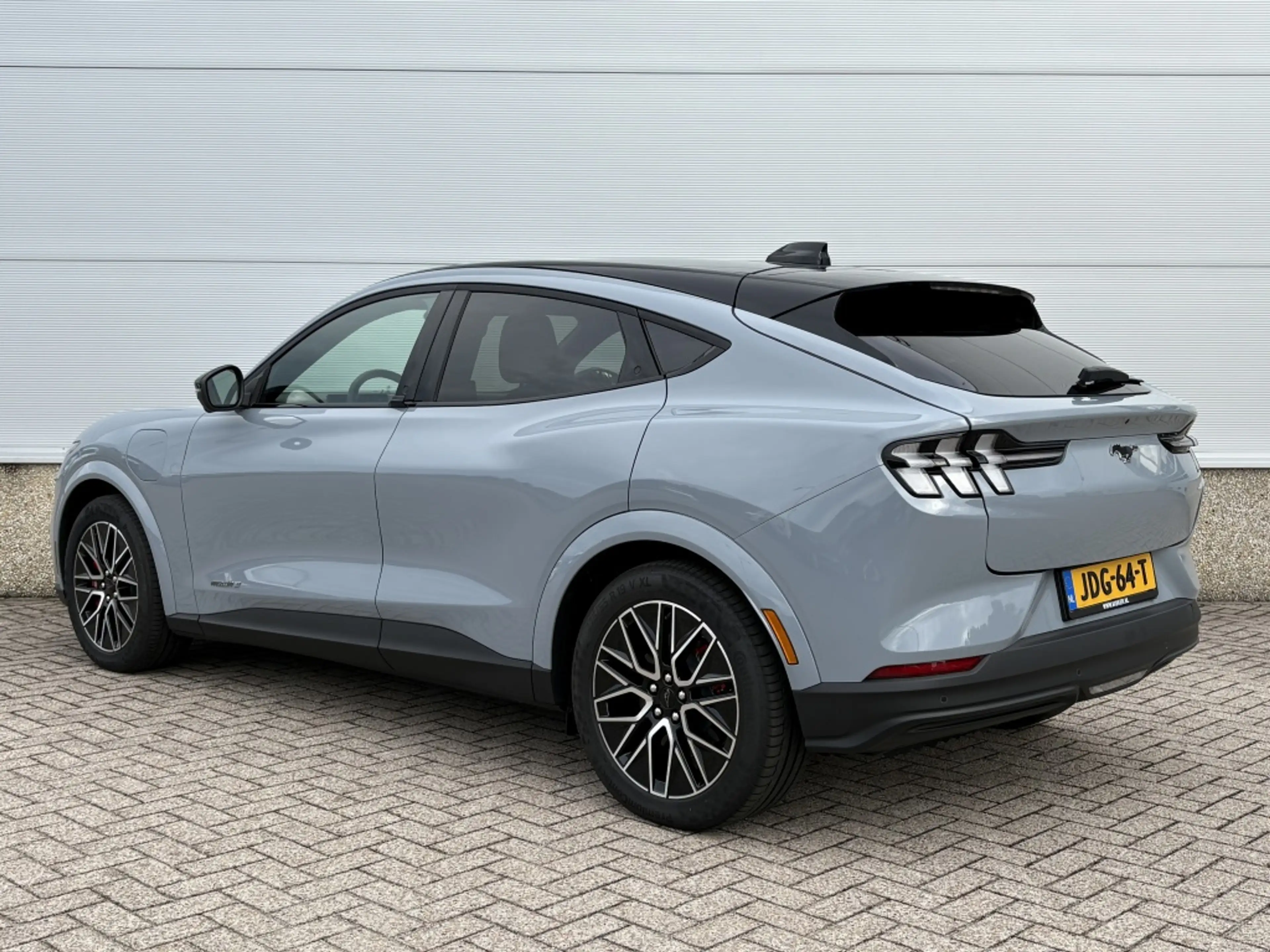 Ford Mustang Mach-E Extended range Premium RWD 88 kWh TECHPACK+ PANODA — photo 2