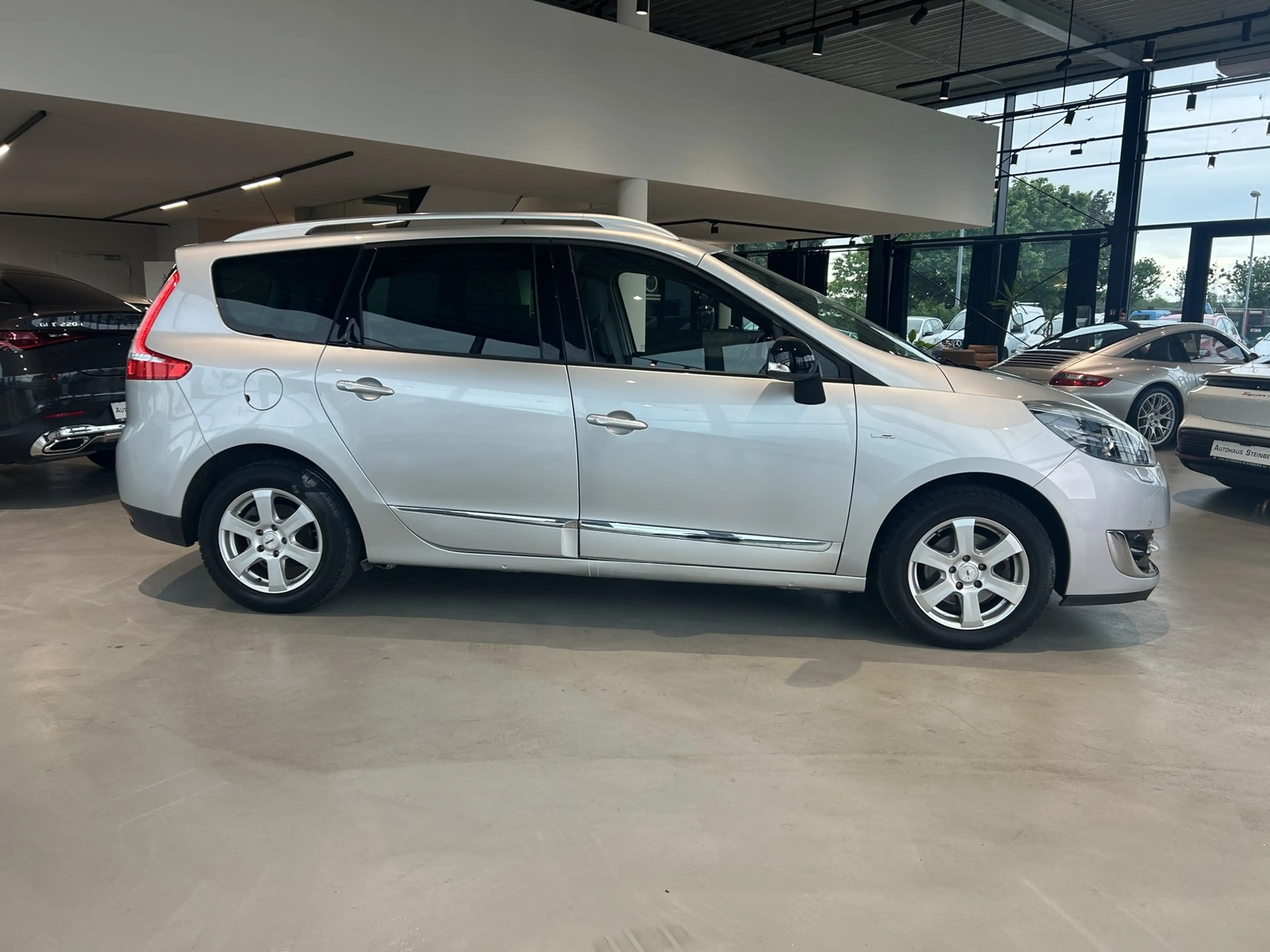 Renault Scenic III Grand BOSE Edition AUTOMATIK+ — photo 3